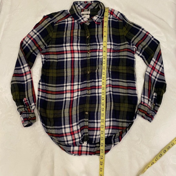 American Eagle ⭐️2/$25⭐️ green/red/navy flannel - Picture 3 of 7